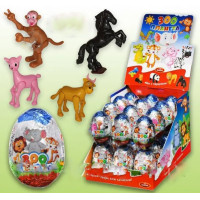 Яйце з цукерками та іграшками